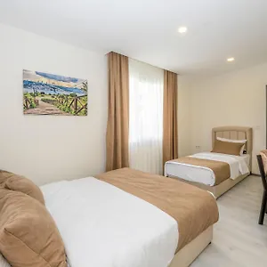 Hotel Gloria Airport ***